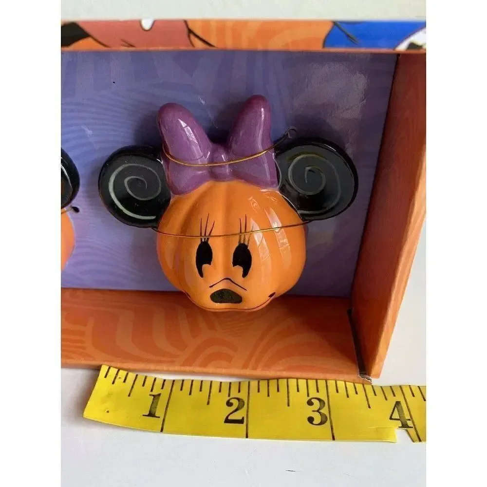 Disney Mickey Mouse And Minnie Mouse Halloween Pumpkin Salt & Pepper Shakers NEW